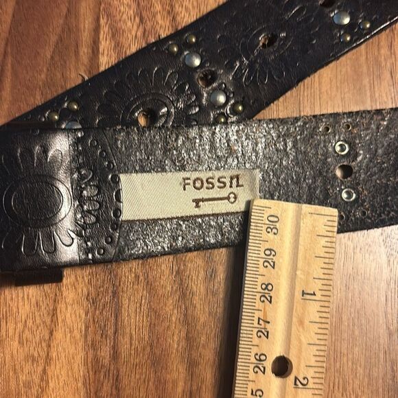 Vintage Fossil Black Embossed Belt with Silver Accents - Picture 5 of 5